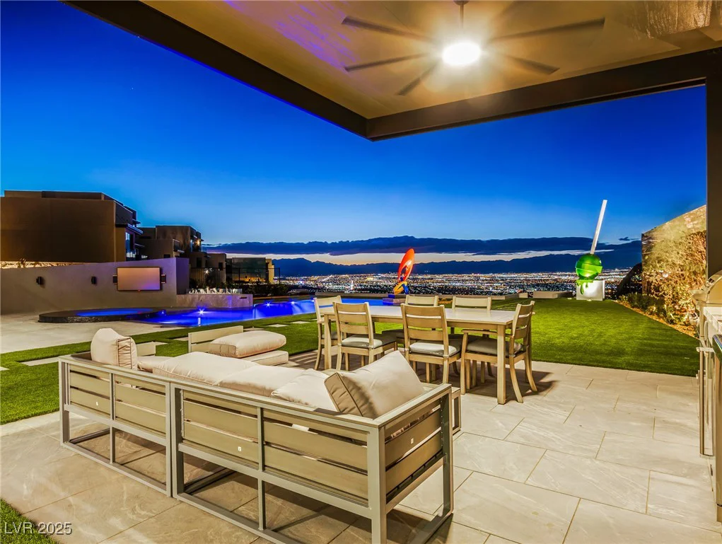 591 Overlook Rim, Henderson, NV 89012