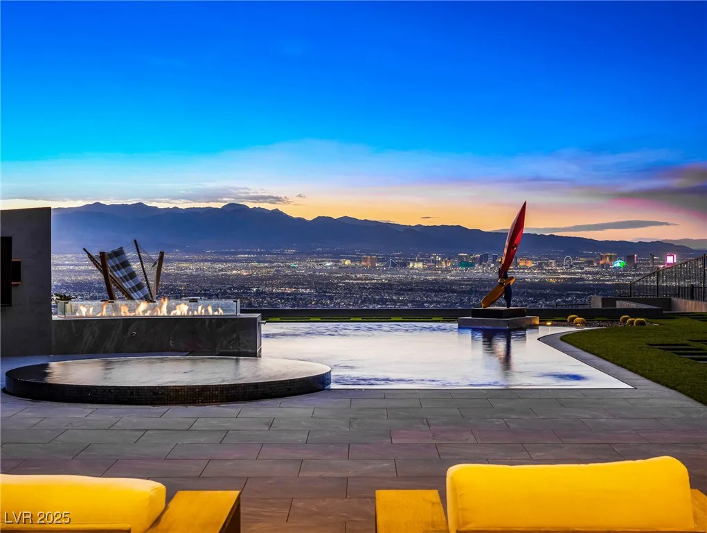 591 Overlook Rim, Henderson, NV 89012