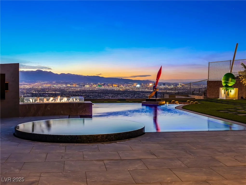 591 Overlook Rim, Henderson, NV 89012