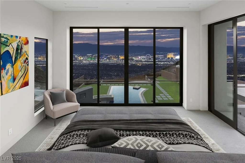 591 Overlook Rim, Henderson, NV 89012