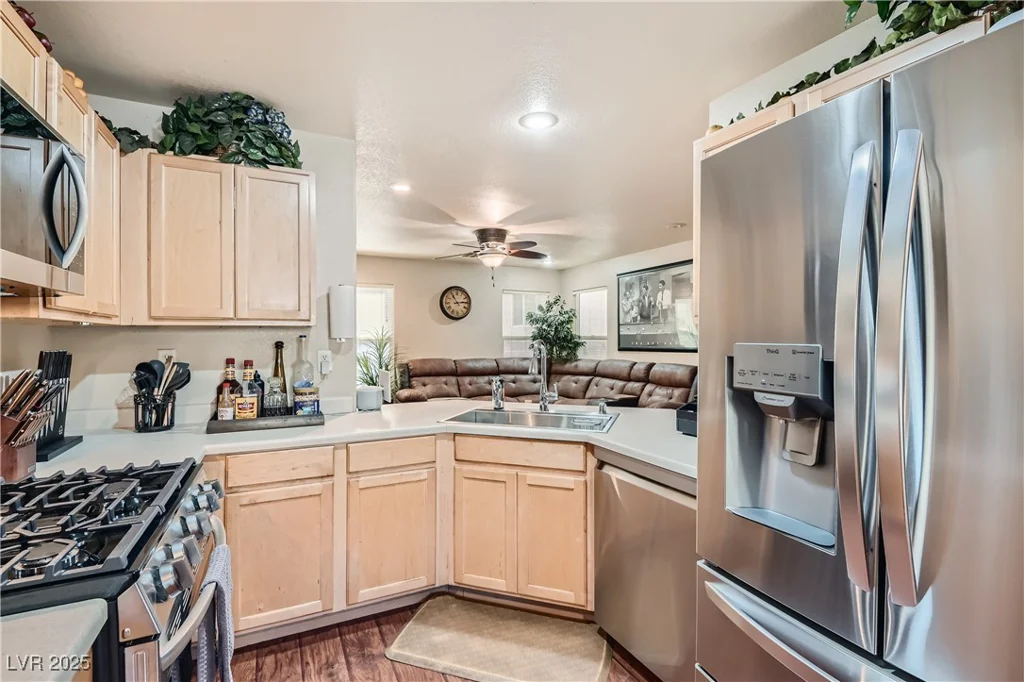 9103 McGinnis, Las Vegas, NV 89148