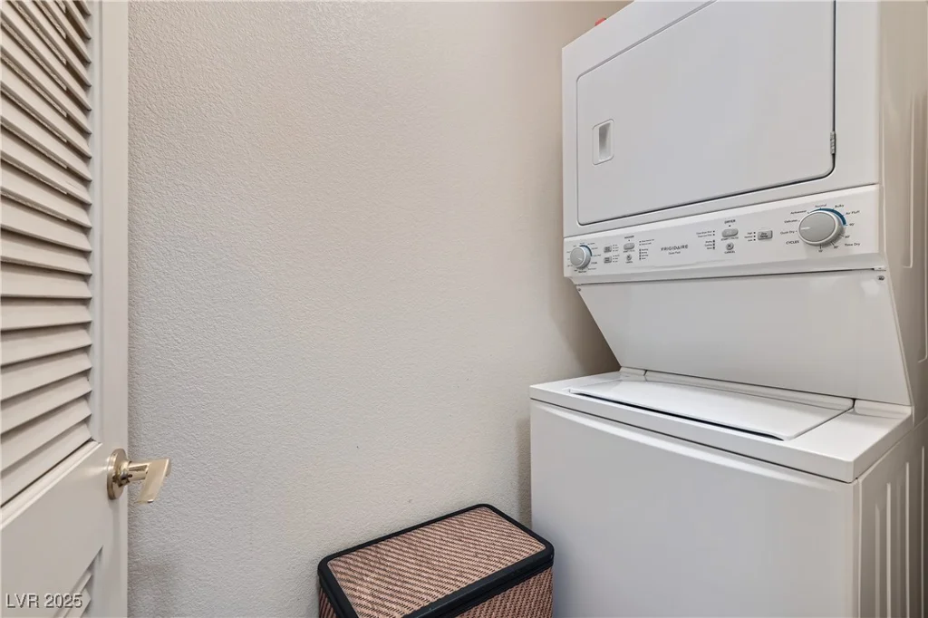 9103 McGinnis, Las Vegas, NV 89148