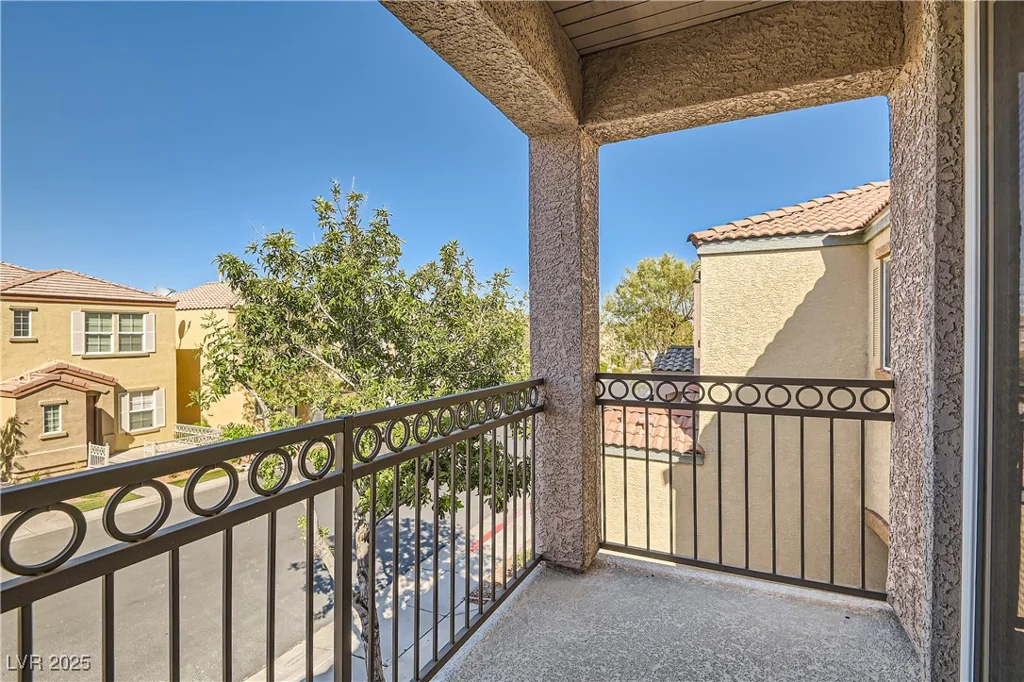 9103 McGinnis, Las Vegas, NV 89148