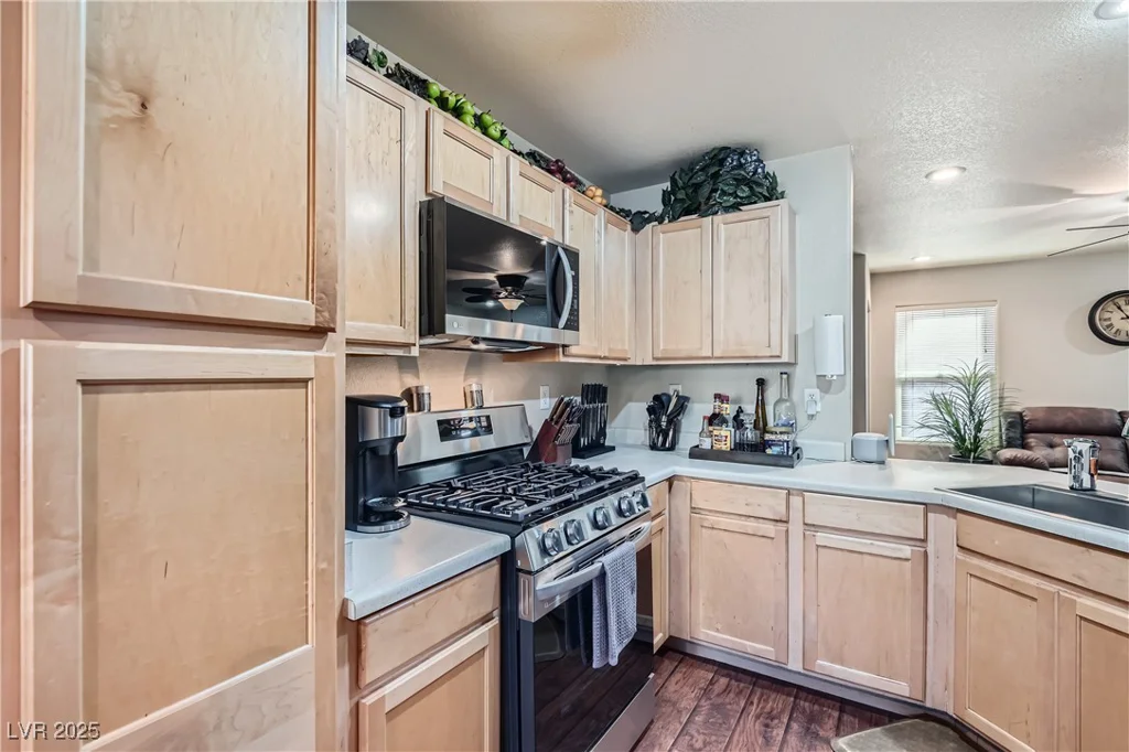 9103 McGinnis, Las Vegas, NV 89148