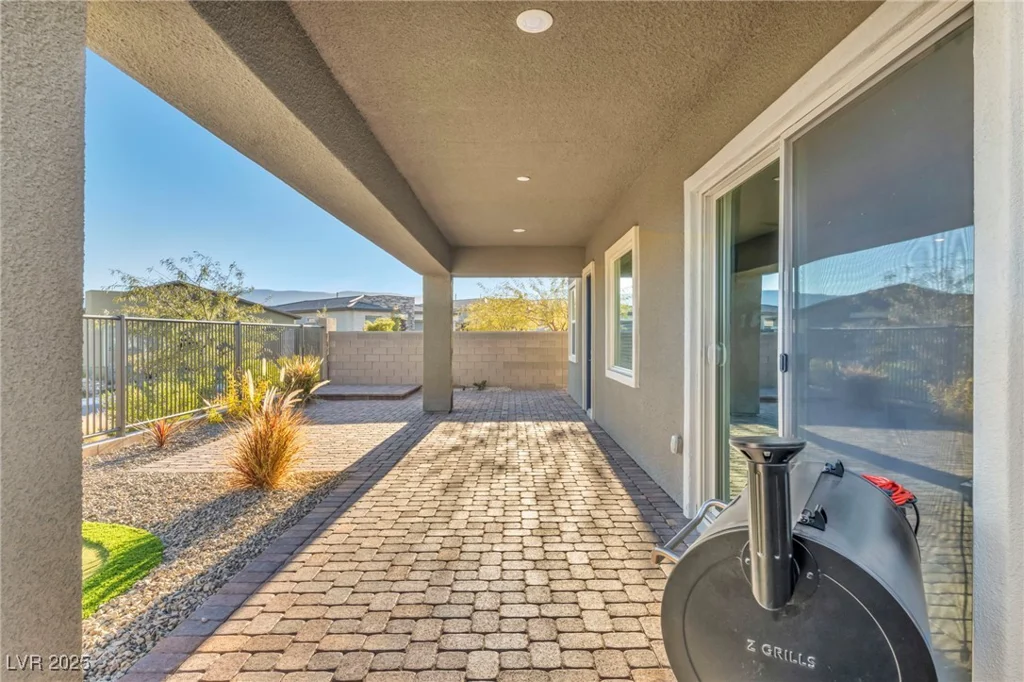 928 Calluna Hills, Las Vegas, NV 89138