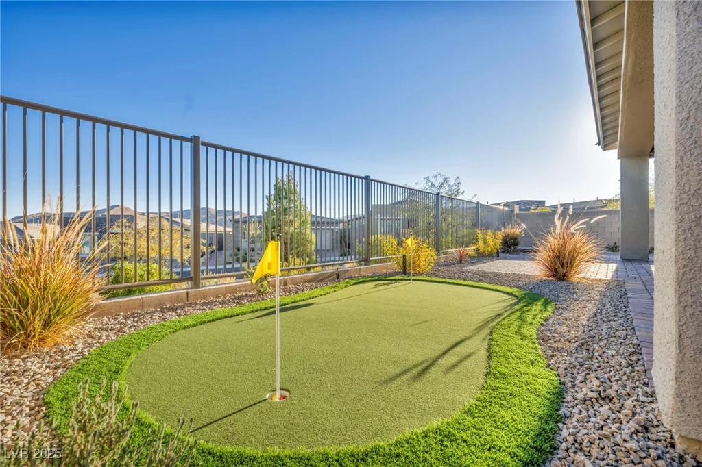 928 Calluna Hills, Las Vegas, NV 89138