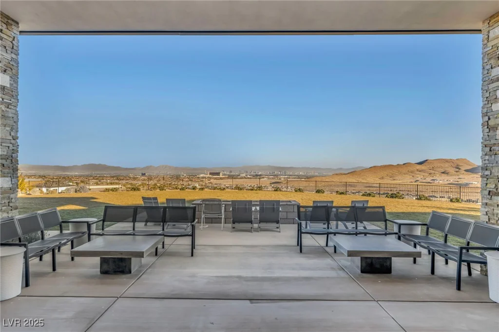 928 Calluna Hills, Las Vegas, NV 89138