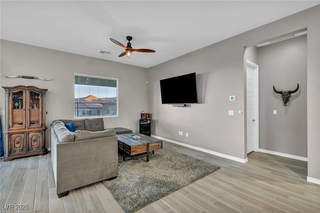 928 Calluna Hills, Las Vegas, NV 89138