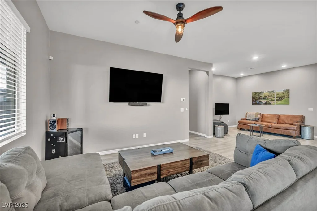 928 Calluna Hills, Las Vegas, NV 89138