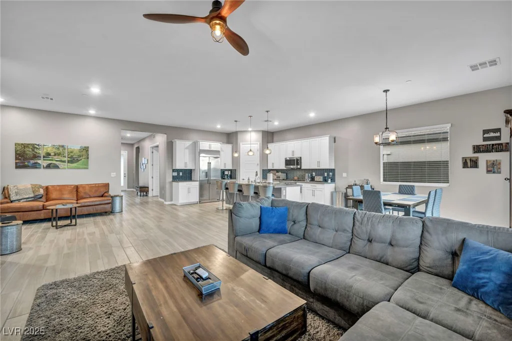 928 Calluna Hills, Las Vegas, NV 89138