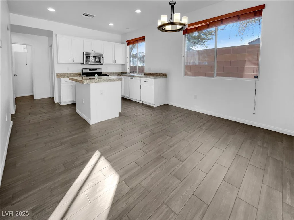 7627 Alexander Hills, Las Vegas, NV 89139