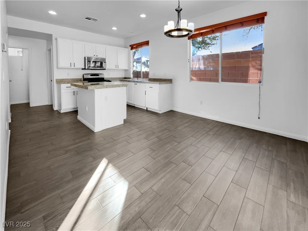 7627 Alexander Hills, Las Vegas, NV 89139