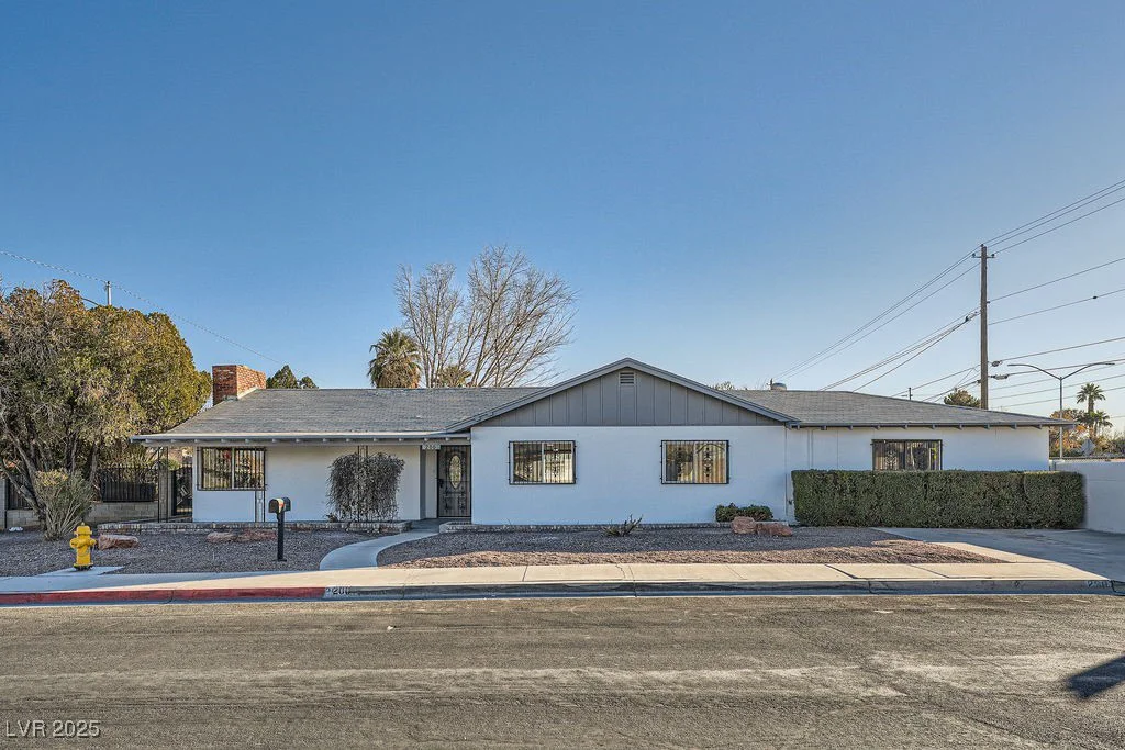 200 Rancho Vista, Las Vegas, NV 89106