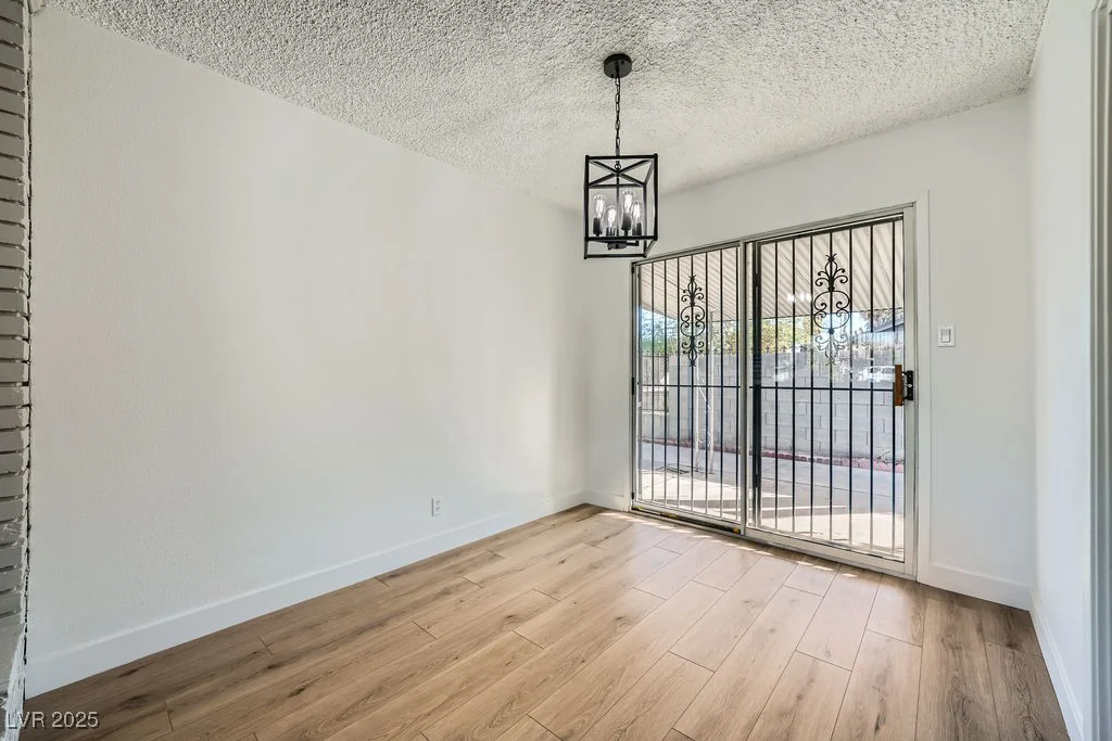 200 Rancho Vista, Las Vegas, NV 89106