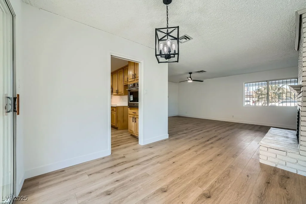 200 Rancho Vista, Las Vegas, NV 89106