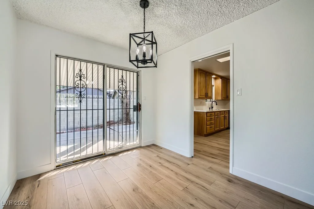 200 Rancho Vista, Las Vegas, NV 89106