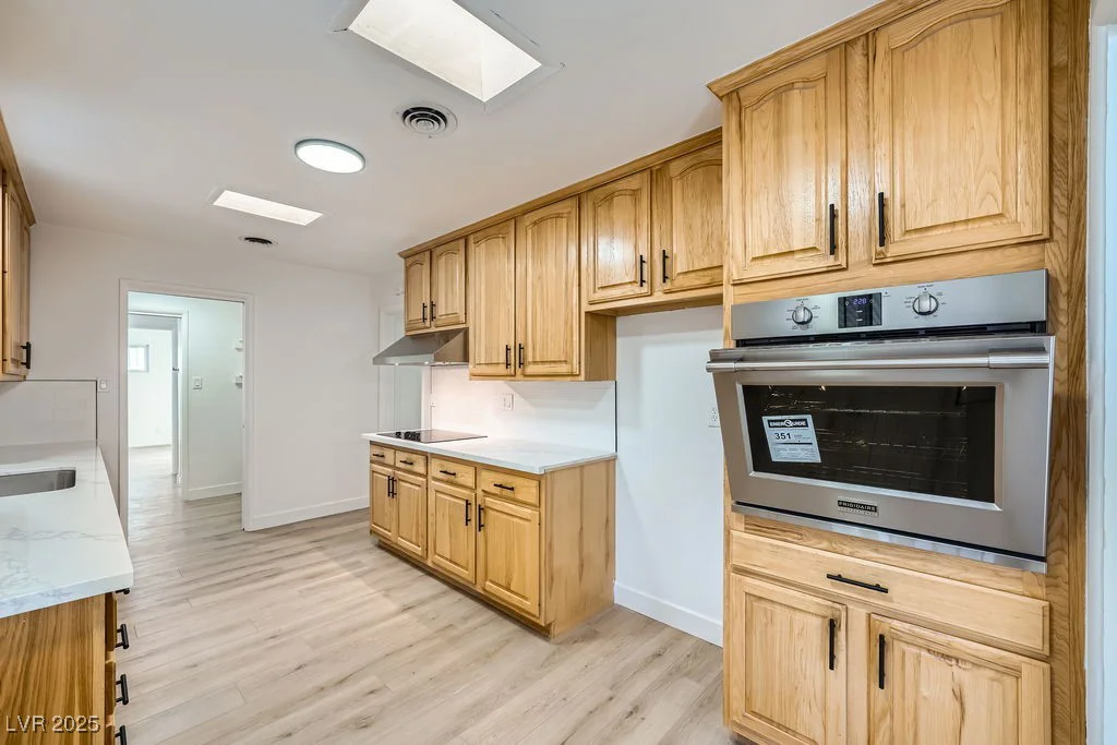 200 Rancho Vista, Las Vegas, NV 89106