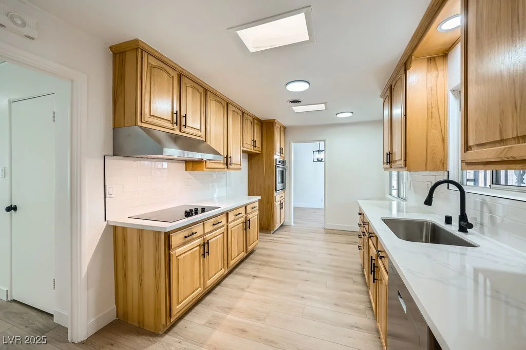 200 Rancho Vista, Las Vegas, NV 89106
