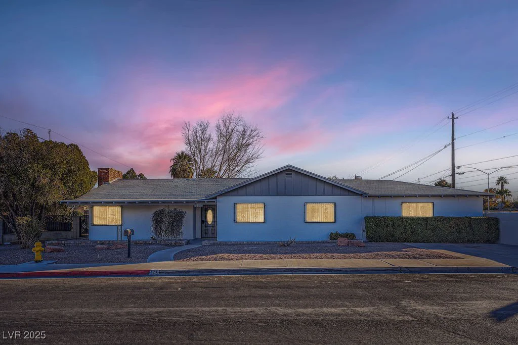 200 Rancho Vista, Las Vegas, NV 89106