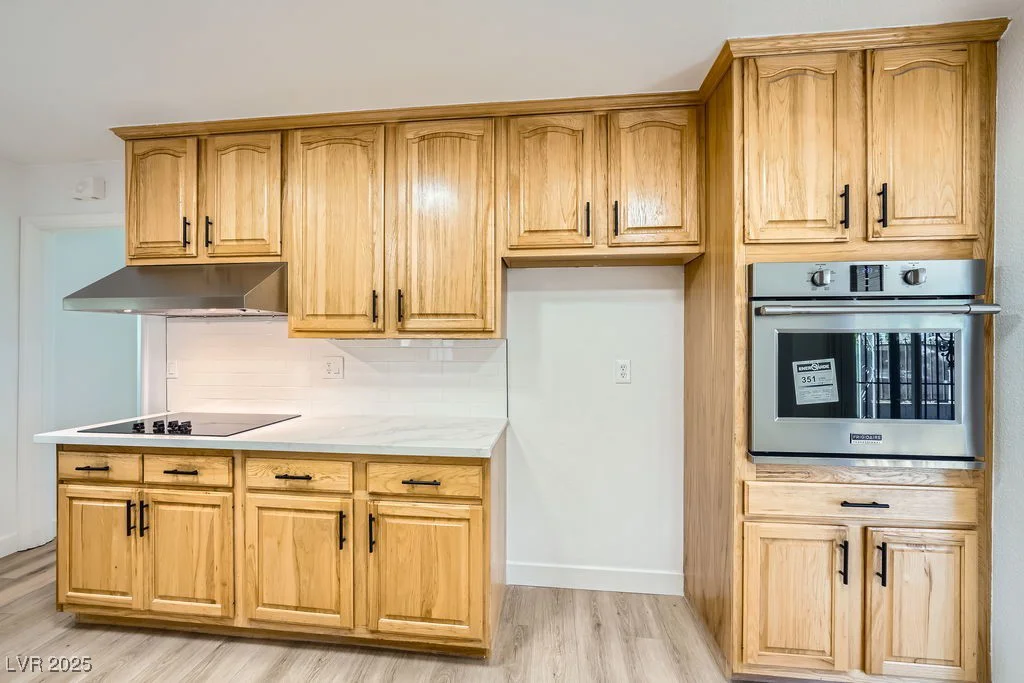 200 Rancho Vista, Las Vegas, NV 89106