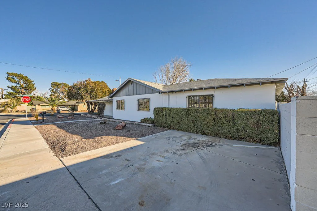 200 Rancho Vista, Las Vegas, NV 89106