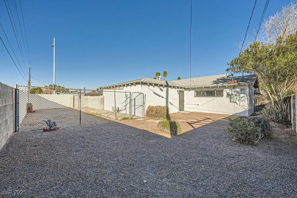 200 Rancho Vista, Las Vegas, NV 89106