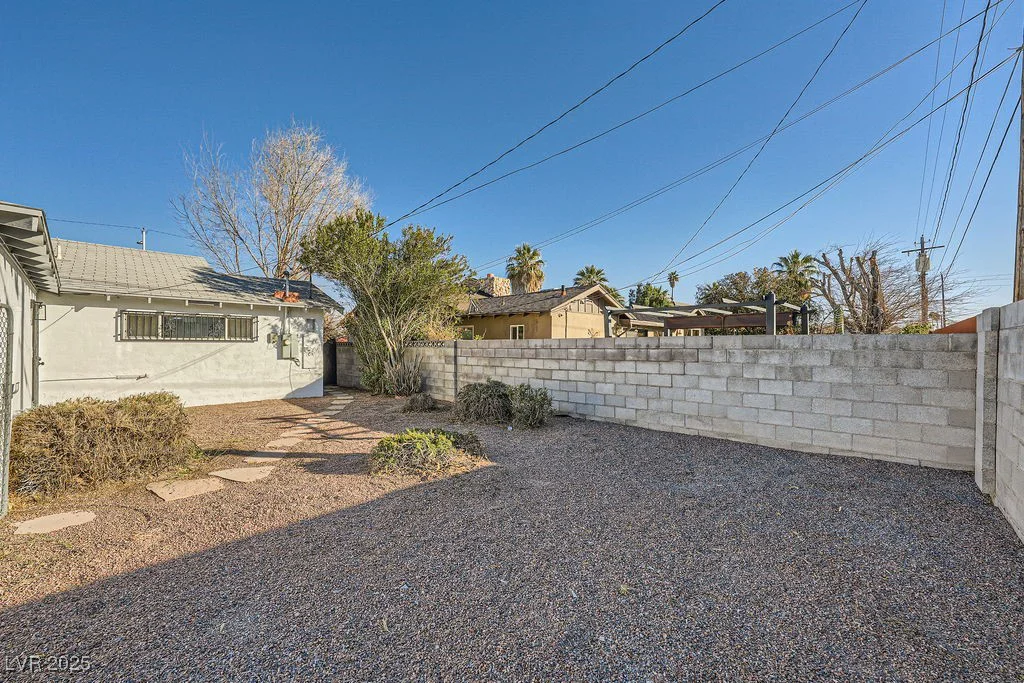 200 Rancho Vista, Las Vegas, NV 89106
