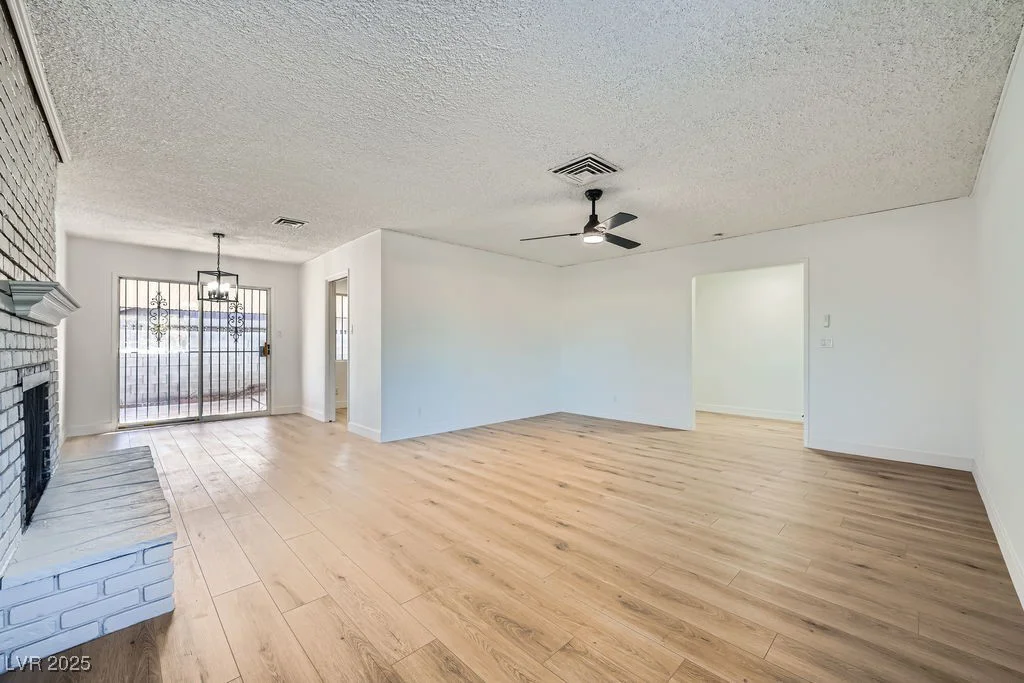 200 Rancho Vista, Las Vegas, NV 89106