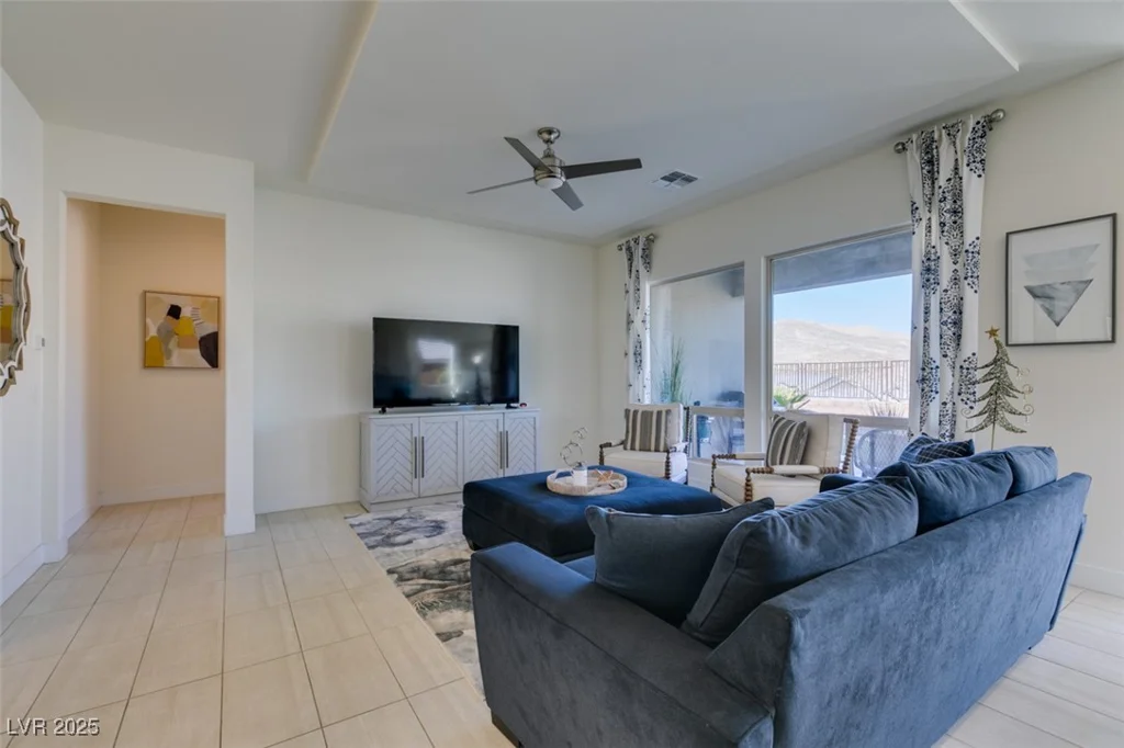 11130 Red Yucca, Las Vegas, NV 89138