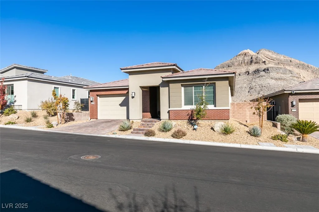 11130 Red Yucca, Las Vegas, NV 89138