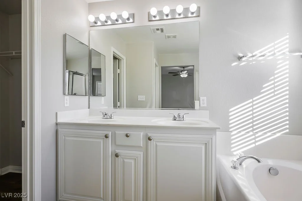 9328 Black Wolf, Las Vegas, NV 89178