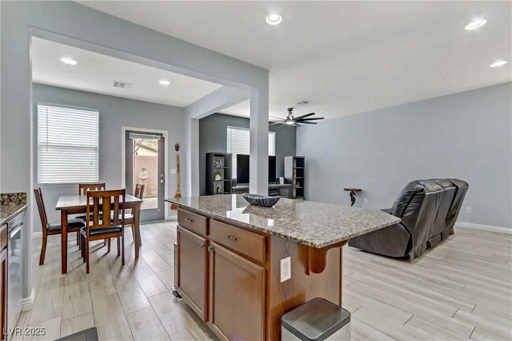 10810 Hunters Green, Las Vegas, NV 89166