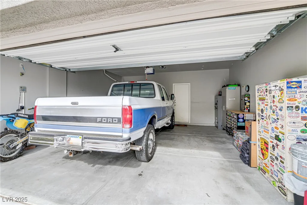 10810 Hunters Green, Las Vegas, NV 89166