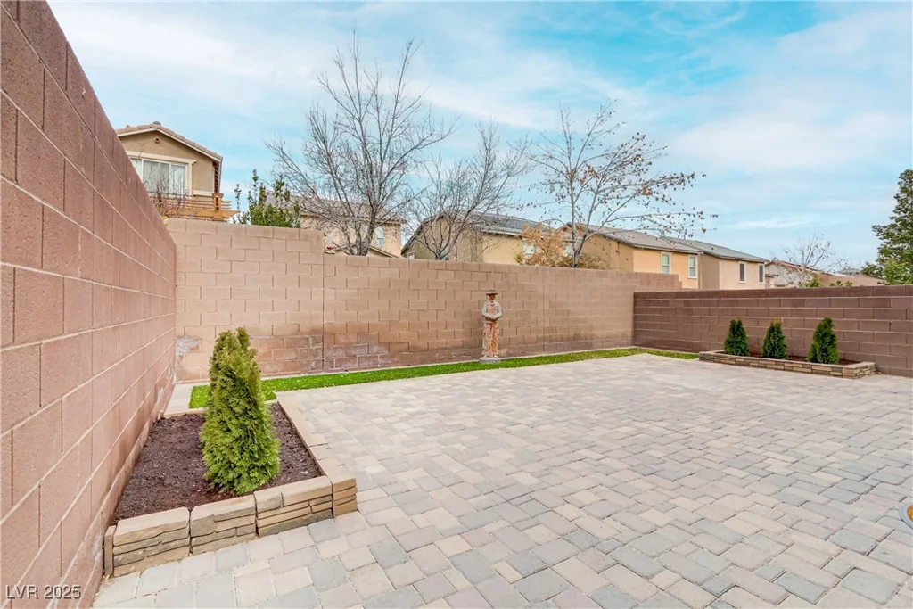 10810 Hunters Green, Las Vegas, NV 89166
