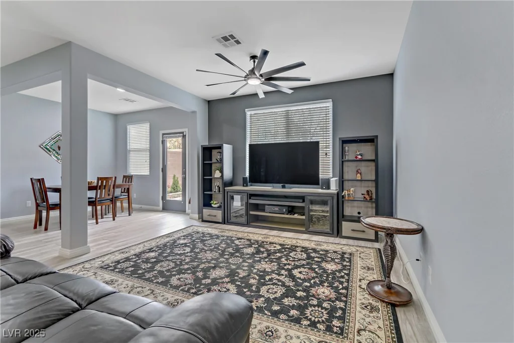 10810 Hunters Green, Las Vegas, NV 89166