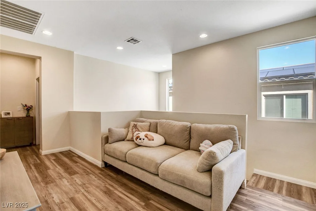 10456 Skye Knoll, Las Vegas, NV 89166