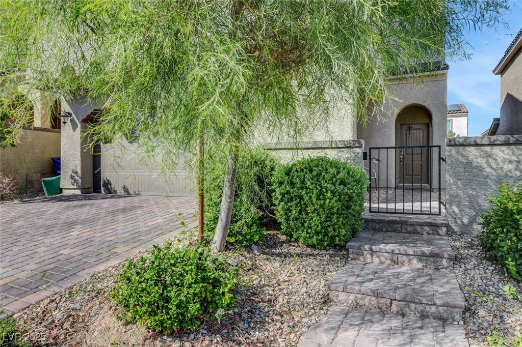 10456 Skye Knoll, Las Vegas, NV 89166