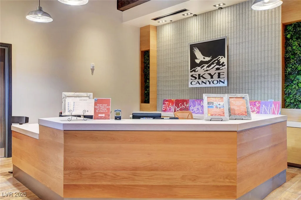 10456 Skye Knoll, Las Vegas, NV 89166
