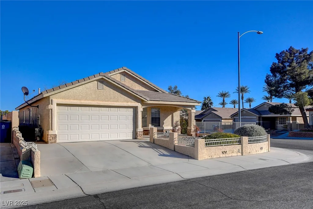 7300 Mountain Thicket, Las Vegas, NV 89131