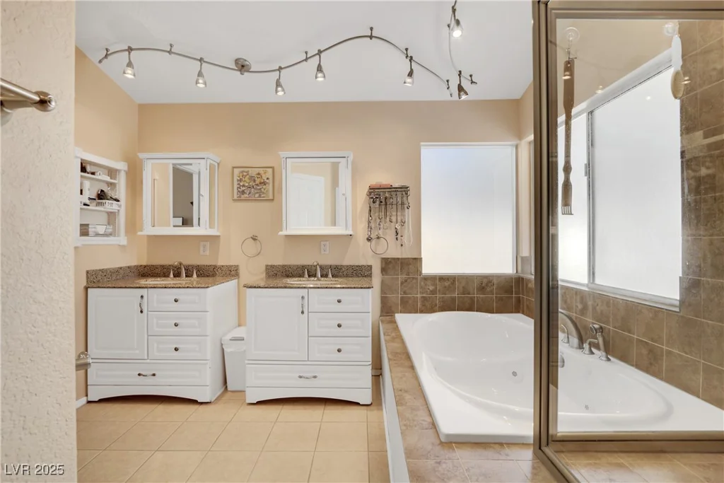 928 Carmel Shores, Las Vegas, NV 89128