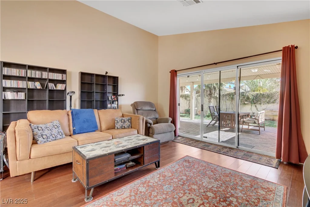 928 Carmel Shores, Las Vegas, NV 89128