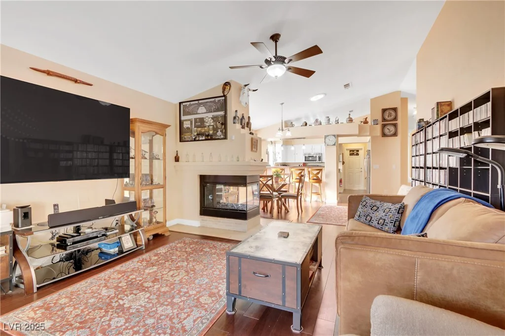 928 Carmel Shores, Las Vegas, NV 89128