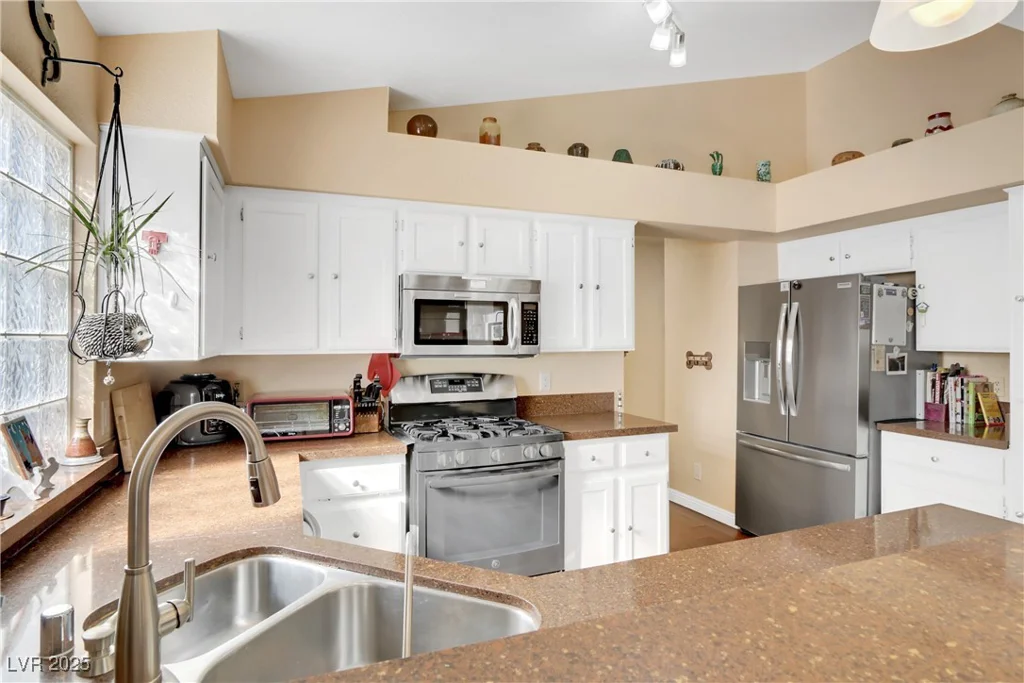 928 Carmel Shores, Las Vegas, NV 89128
