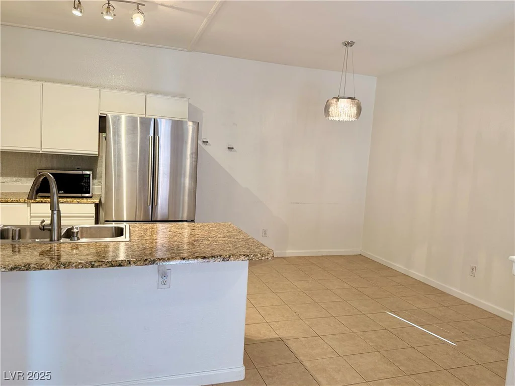 5751 Hacienda, Las Vegas, NV 89122