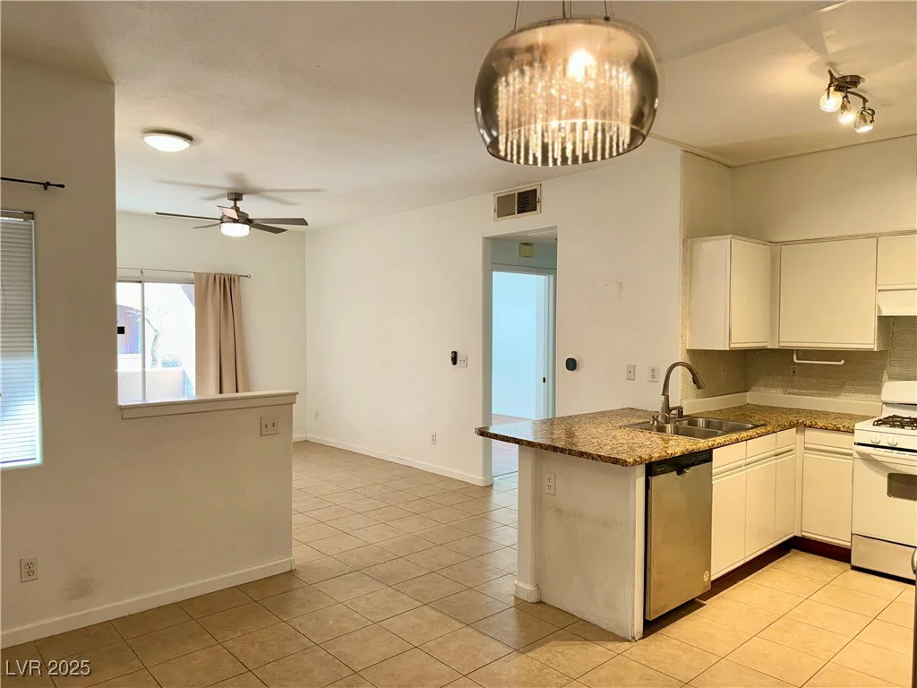 5751 Hacienda, Las Vegas, NV 89122