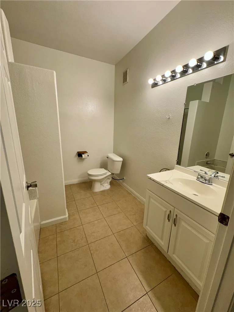 5751 Hacienda, Las Vegas, NV 89122