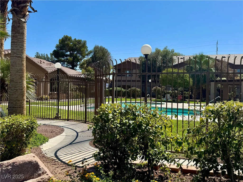 5751 Hacienda, Las Vegas, NV 89122