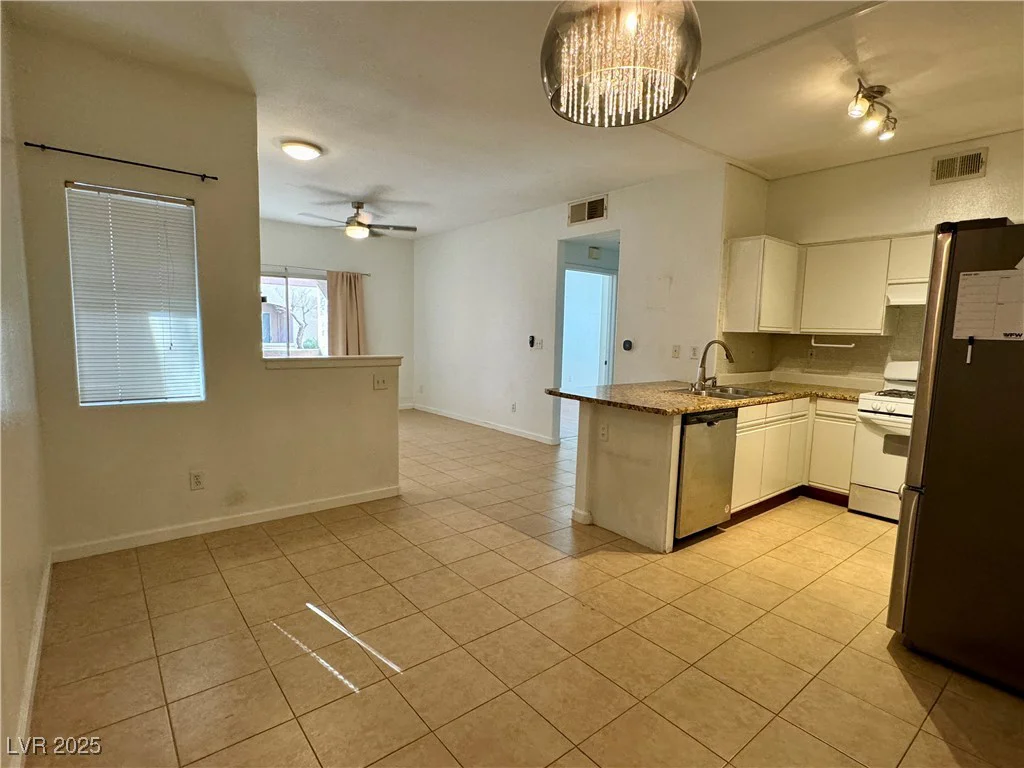5751 Hacienda, Las Vegas, NV 89122