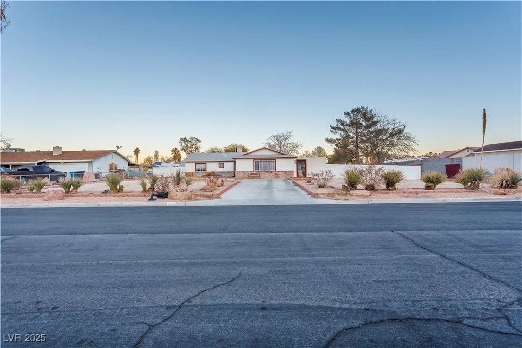 4300 San Mateo, North Las Vegas, NV 89032