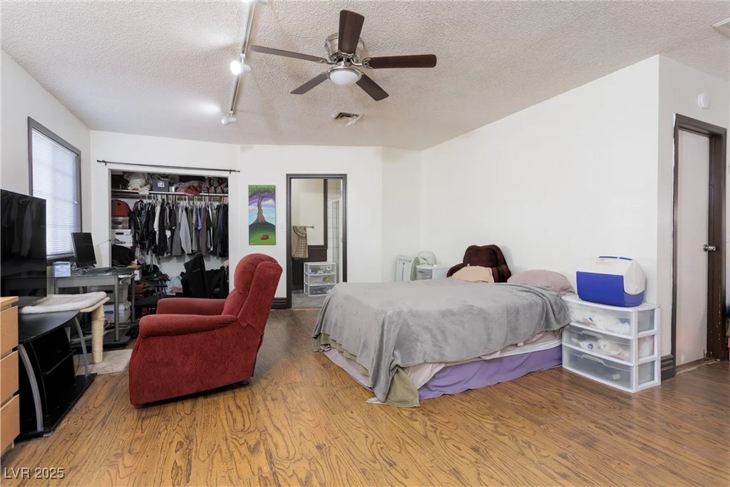 4300 San Mateo, North Las Vegas, NV 89032